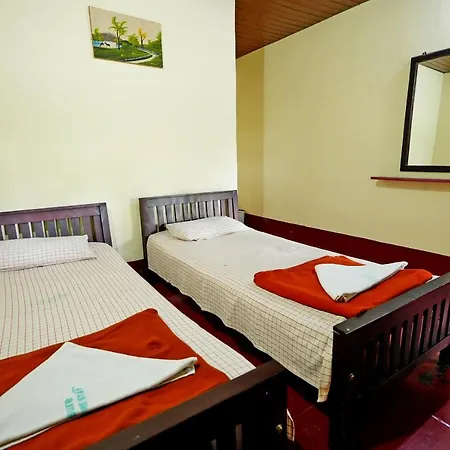 Leisure Homestay - Pool, Boating, Zipline, Home Food, Estate Chikmagalur Exterior photo