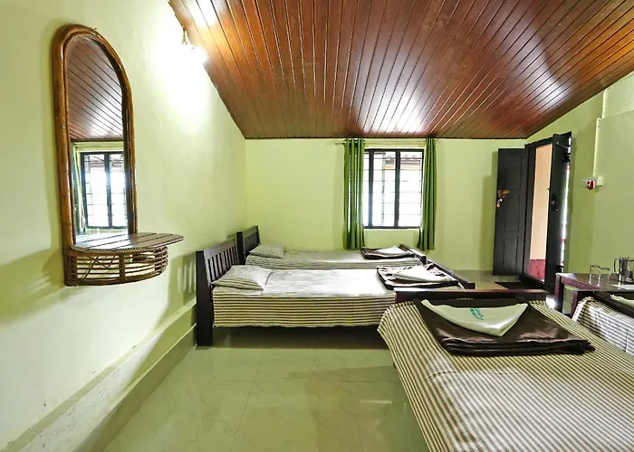 Leisure Homestay - Pool, Boating, Zipline, Home Food, Estate