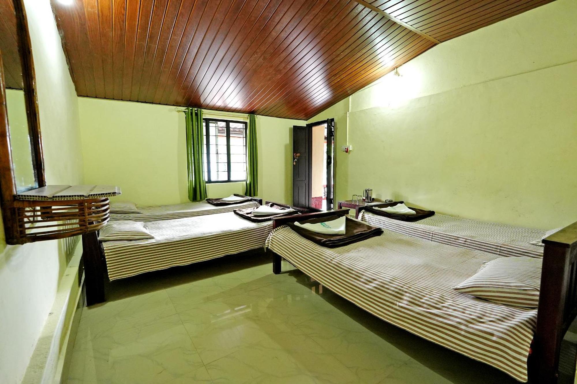 Homestay Leisure - Pool, Boating, Zipline, Food, Estate